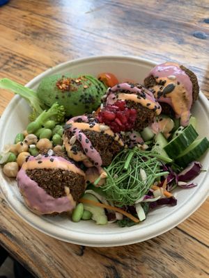 Falafel bowl   at Ibiza bowls in Copenhagen
