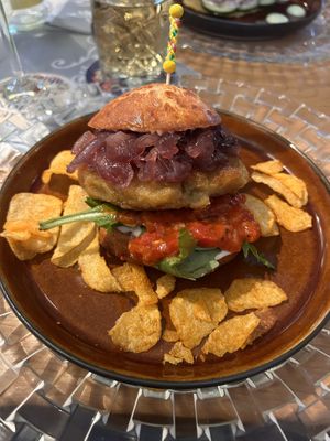 Mushroom Burger with caramelized onions and „butter“-salted potatoes   at Festland in Krummhoern