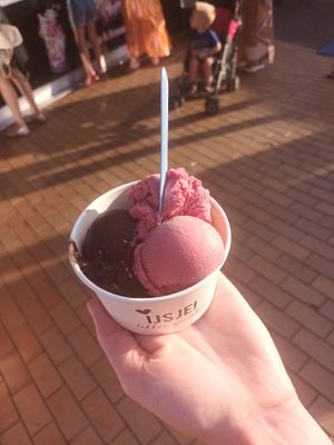  at Swoopy Ijssalon in De Koog