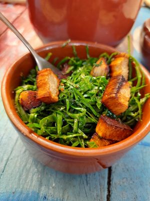 couve com torresmo de coco at Quintal de Mãe in Rio De Janeiro