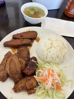 Seaweed, seitan, ribs, rice and soup  at Veggie Garden in Orlando