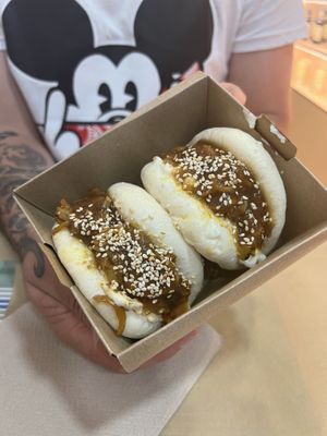 Jackfruit bao   at Mama Tierra - Acropolis in Athens