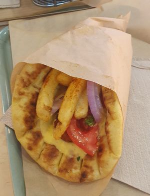 "Chicken" Pita at Mama Tierra - Acropolis in Athens