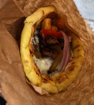 Nomnom  at Mama Tierra - Acropolis in Athens