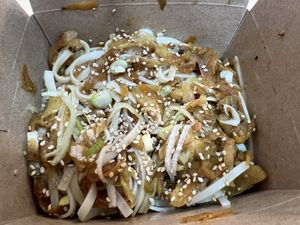 Pad thai salad  at Mama Tierra - Acropolis in Athens