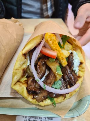  at Mama Tierra - Acropolis in Athens