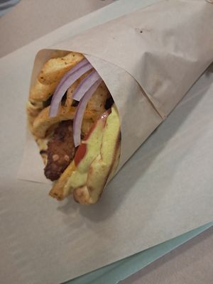 'Chicken' gyro at Mama Tierra - Acropolis in Athens