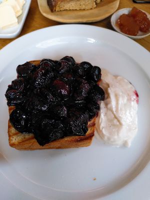 Sweet toast brunch at plant. in Luzern