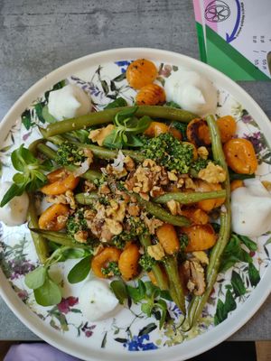 Marchewkowe gnocchi z fasolką szparagową at Owca Cała in Poznan