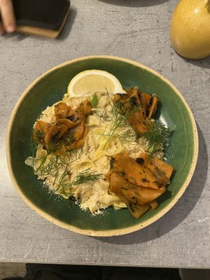 kremowe tagliatelle z marchewkowym łososiem   at Owca Cała in Poznan