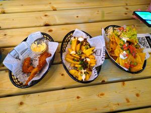 Fried oysters mushrooms, loaded fries, nachos at Oproer Brouwerij Biercafé in Utrecht