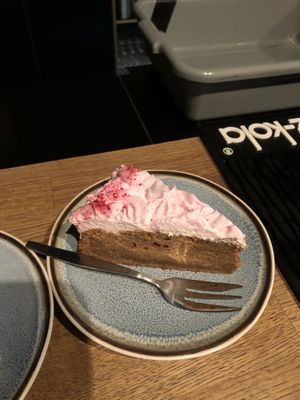 carrot cake lime frosting  at Oproer Brouwerij Biercafé in Utrecht