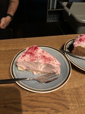 strawberry cheesecake gf  at Oproer Brouwerij Biercafé in Utrecht