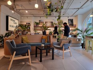  at LUSH Cafe in Munich