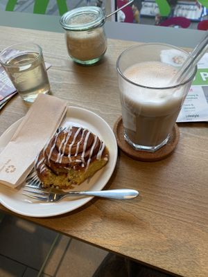   at LUSH Cafe in Munich