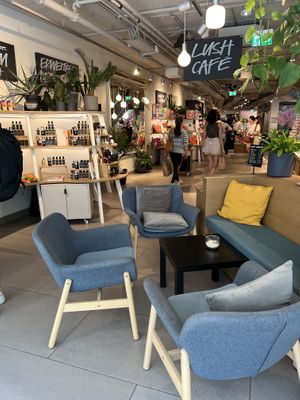   at LUSH Cafe in Munich