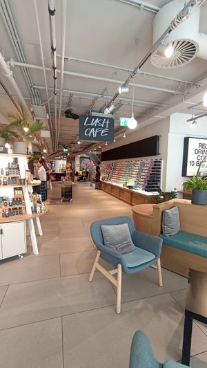  at LUSH Cafe in Munich