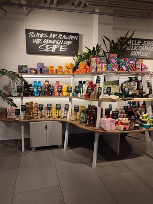  at LUSH Cafe in Munich