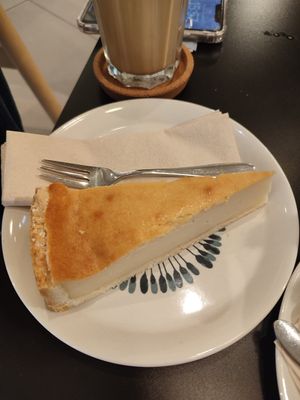  at LUSH Cafe in Munich