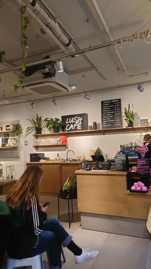  at LUSH Cafe in Munich