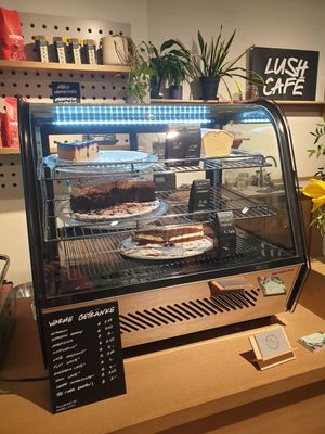 Cakes at LUSH Cafe in Munich