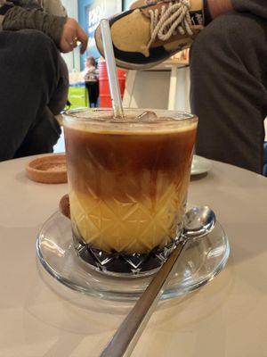   at LUSH Cafe in Munich