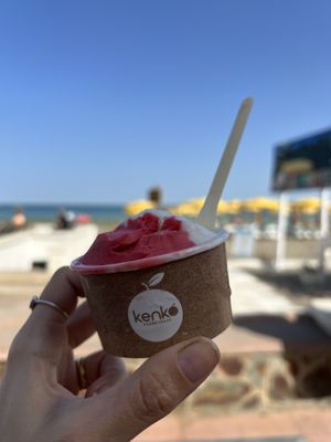 Tarrina pequeña de frambuesa y limón  at Kenkó in Torremolinos