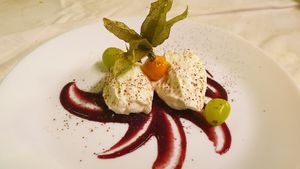 Weißes Schokomousse at Gasthaus-Pension Sonnenhof in Ulrichsberg