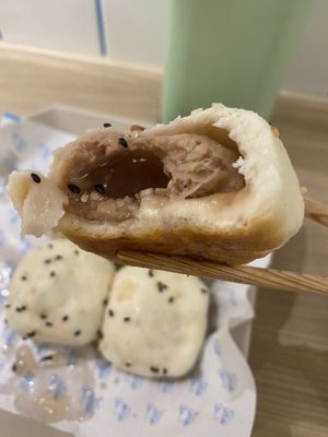 There’s soup inside the Bao  at Space Bao 宇宙生煎 in Taipei
