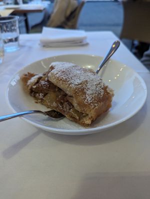Apfelstrudel (ohne Vanilleeis) 3/5 at Seepromenade - Maybe closed in Meersburg