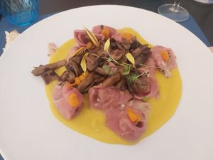 Raviolis con setas y crema de calabaza at Oé Bistró in Leioa