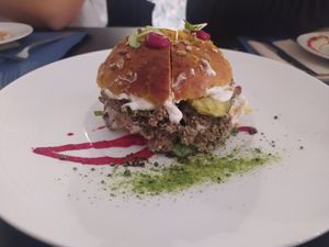 Hamburguesa 1. Hamburguesa diferente a las típicas. at Oé Bistró in Leioa