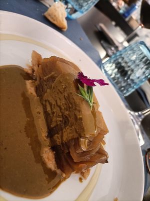 Tarta de manzana y pistacho at Oé Bistró in Leioa