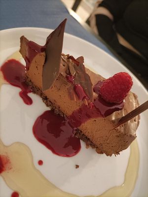 Tarta de chocolate at Oé Bistró in Leioa