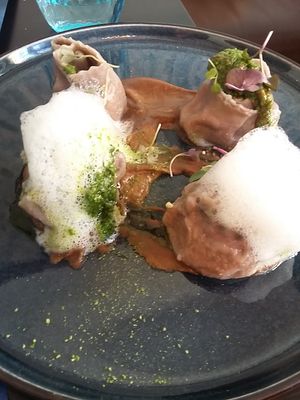 Ravioli covered in foam at Oé Bistró in Leioa