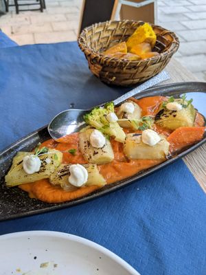 leeks with romesco at Oé Bistró in Leioa