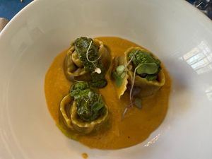 Raviolis rellenos de jackfruit  at Oé Bistró in Leioa