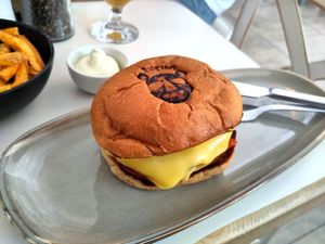 Cheese burger at Rhino Vegan Beat in Mykonos
