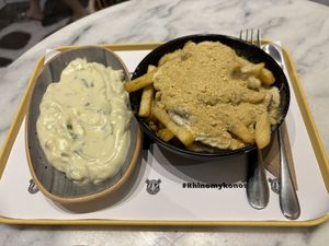 Tzatziki and truffle fries  at Rhino Vegan Beat in Mykonos