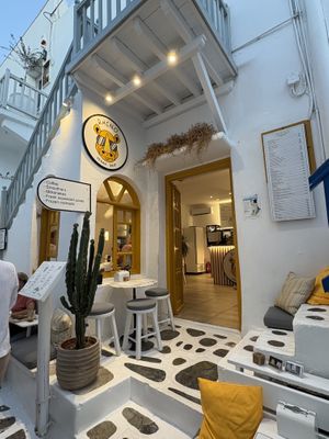   at Rhino Vegan Beat in Mykonos