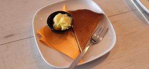 Vegan pear cake with lemon curd at FoodVia in Arnhem