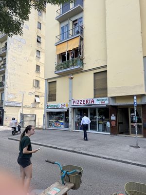Here comes the food  at Tripperia Vegana TAN8 - Flying Kiosk in Florence