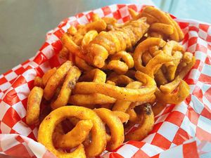 Curly fries✨crispy and delicious!  at Veggietize me in Panorama City