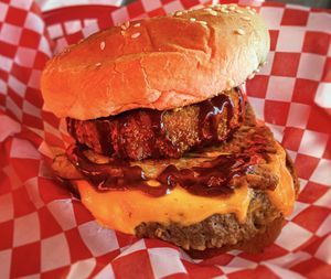 Bbq western cheeseburger 🍔 ✨delicious! #Veganuary at Veggietize me in Panorama City