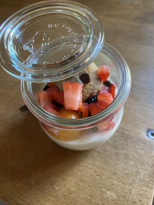 Coffee cookie do mit lemon curt und Früchten   at TRAFIK Kiosk Café in Calw