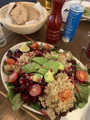 Insalate Quinoa Avocado  at L'Osteria Sylt in Sylt