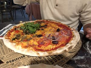 Pizza Vegetariana und Pizza Rustica  at L'Osteria Sylt in Sylt