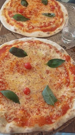 Margarita mit veganen Käse at L'Osteria Sylt in Sylt