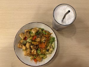 Glass noodles with veggies and tofu   at Plenty Bowls in Memmingen