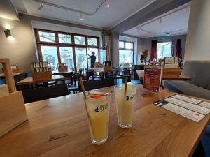 Litschi and Amalfi Lemonade at 60 seconds to Napoli in Berlin